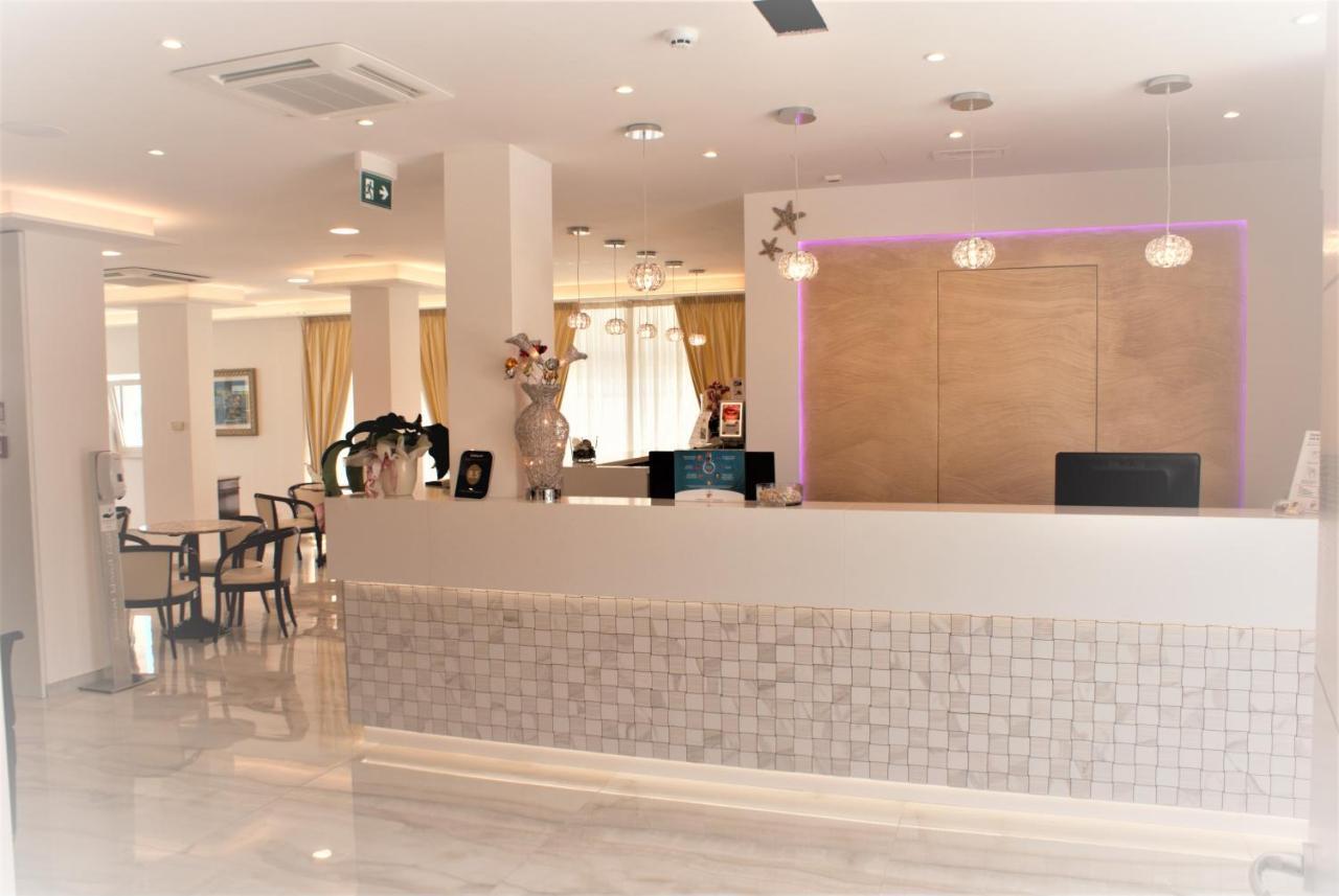 Hotel Caesar Paladium ريميني المظهر الخارجي الصورة