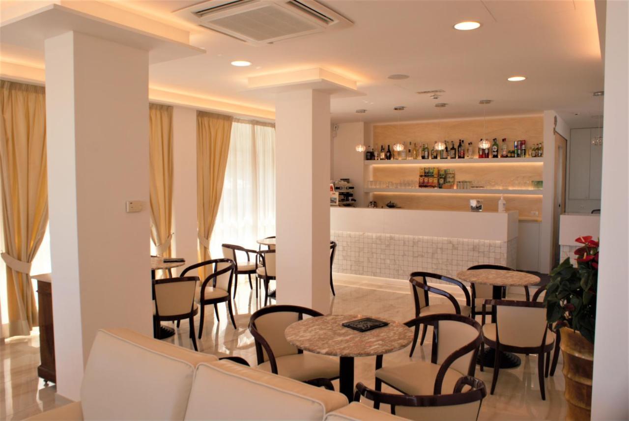 Hotel Caesar Paladium ريميني المظهر الخارجي الصورة