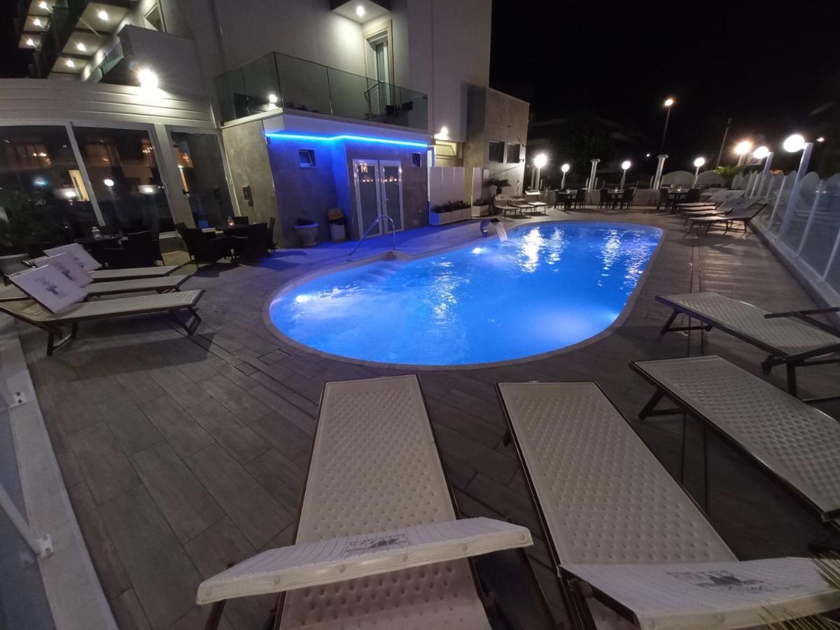 Hotel Caesar Paladium ريميني المظهر الخارجي الصورة