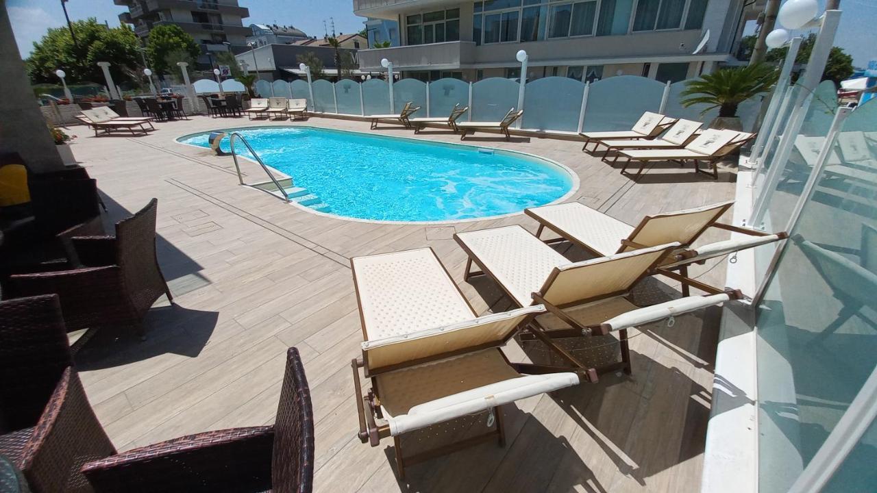Hotel Caesar Paladium ريميني المظهر الخارجي الصورة