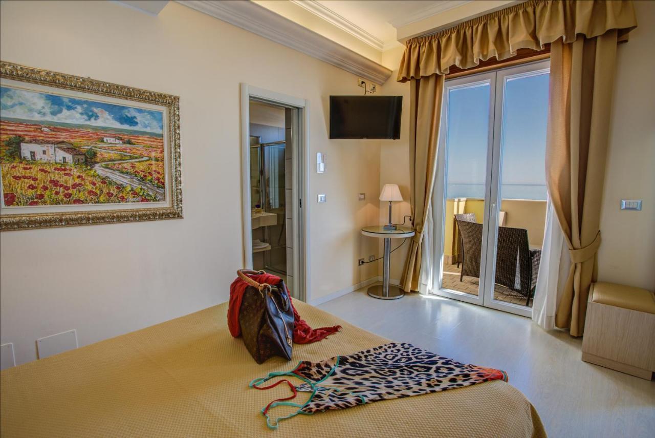 Hotel Caesar Paladium ريميني الغرفة الصورة
