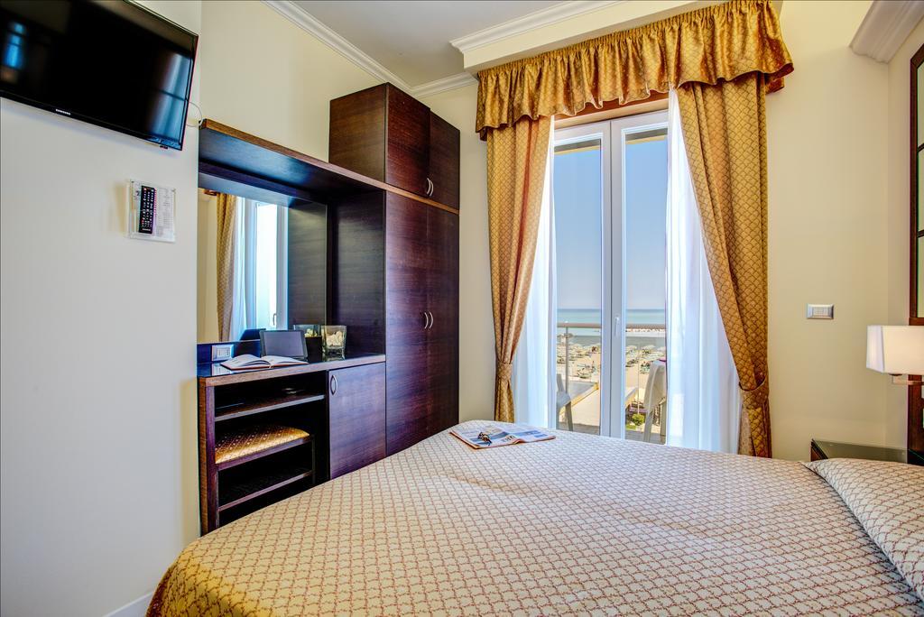 Hotel Caesar Paladium ريميني الغرفة الصورة