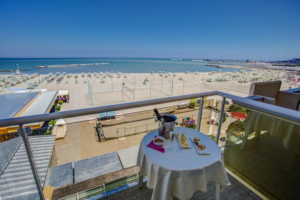 Hotel Caesar Paladium ريميني الغرفة الصورة