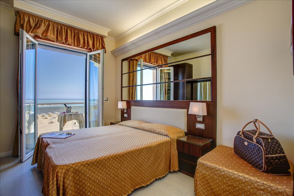 Hotel Caesar Paladium ريميني الغرفة الصورة
